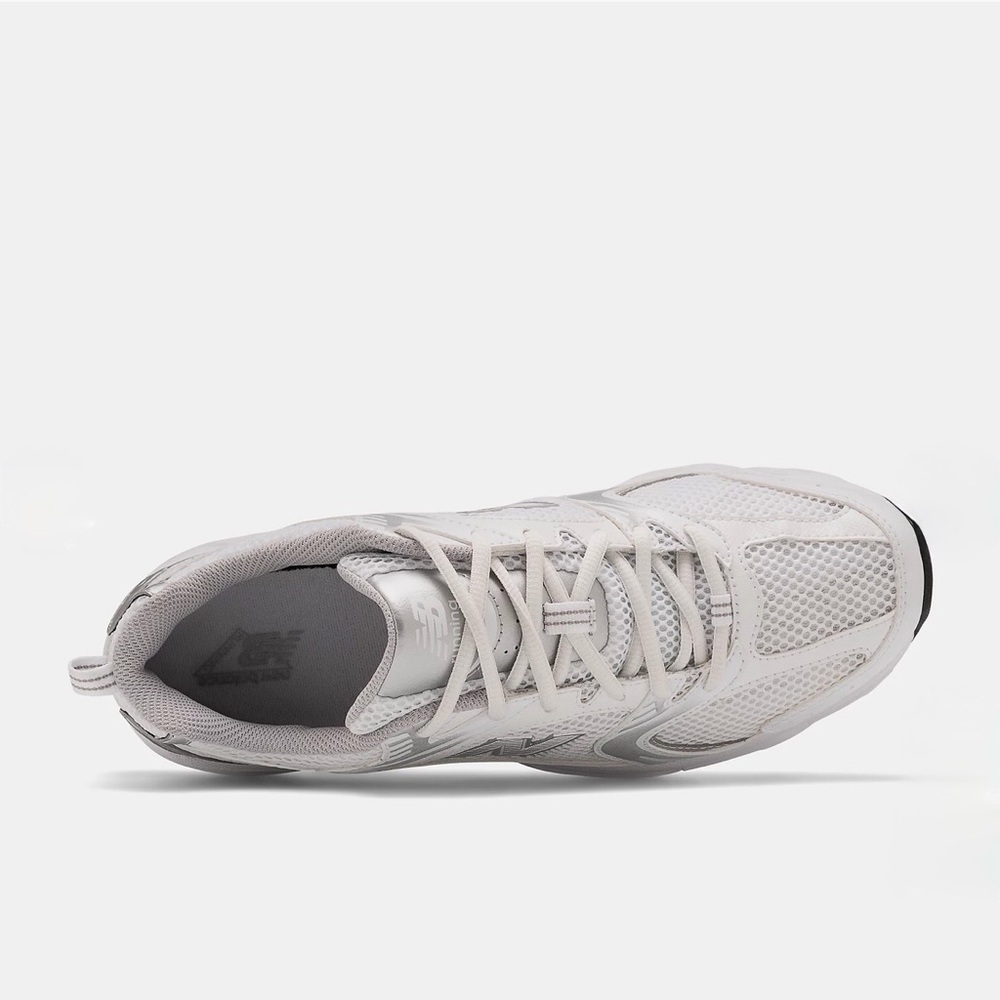 New Balance 530 Women’s Sneakers – White/Silver Metallic, Size US 5, New - Picture 2 of 9